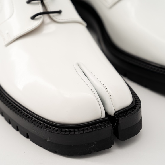size 42 9 us - Maison Margiela Tabi Lace-Ups Loafers White Black Patent Leather main image 4